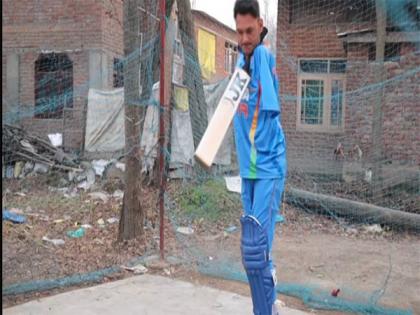 "Not dependent on anyone" says differently abled cricketer and JK Para Cricket Captain Amir Hussain Lone | "Not dependent on anyone" says differently abled cricketer and JK Para Cricket Captain Amir Hussain Lone