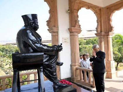 EAM Jaishankar visits Smriti Mandir in Nagpur, pays tribute to RSS founder KB Hedgewar | EAM Jaishankar visits Smriti Mandir in Nagpur, pays tribute to RSS founder KB Hedgewar EAM Jaishankar visits Smriti Mandir in Nagpur, pays tribute to RSS founder KB Hedgewar | EAM Jaishankar visits Smriti Mandir in Nagpur, pays tribute to RSS founder KB Hedgewar