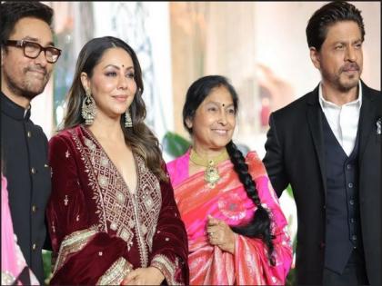 SRK, Gauri Khan pose with Aamir Khan at Ira-Nupur's wedding reception | SRK, Gauri Khan pose with Aamir Khan at Ira-Nupur's wedding reception SRK, Gauri Khan pose with Aamir Khan at Ira-Nupur's wedding reception | SRK, Gauri Khan pose with Aamir Khan at Ira-Nupur's wedding reception