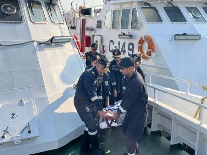 Indian Coast Guard carries out mid-sea evacuation off Diu coast | Indian Coast Guard carries out mid-sea evacuation off Diu coast Indian Coast Guard carries out mid-sea evacuation off Diu coast | Indian Coast Guard carries out mid-sea evacuation off Diu coast