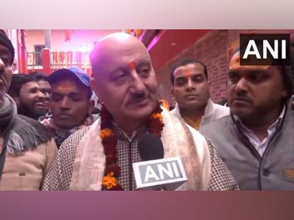 "This is the real Diwali": Anupam Kher offers prayers at Hanuman Garhi Temple in Ayodhya | "This is the real Diwali": Anupam Kher offers prayers at Hanuman Garhi Temple in Ayodhya "This is the real Diwali": Anupam Kher offers prayers at Hanuman Garhi Temple in Ayodhya | "This is the real Diwali": Anupam Kher offers prayers at Hanuman Garhi Temple in Ayodhya