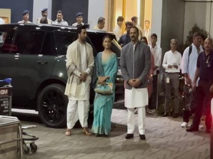 Ranbir, Alia opt for traditional attire as they leave for Ayodhya to attend Pran Pratishtha ceremony | Ranbir, Alia opt for traditional attire as they leave for Ayodhya to attend Pran Pratishtha ceremony Ranbir, Alia opt for traditional attire as they leave for Ayodhya to attend Pran Pratishtha ceremony | Ranbir, Alia opt for traditional attire as they leave for Ayodhya to attend Pran Pratishtha ceremony