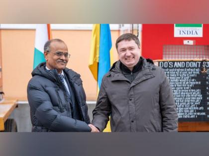 India hands over 15th consignment of humanitarian aid comprising power generators to Ukraine | India hands over 15th consignment of humanitarian aid comprising power generators to Ukraine India hands over 15th consignment of humanitarian aid comprising power generators to Ukraine | India hands over 15th consignment of humanitarian aid comprising power generators to Ukraine