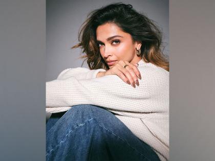 Deepika Padukone steps out for 'Fighter' promotions in off-white sweater, netizens heap praise on her | Deepika Padukone steps out for 'Fighter' promotions in off-white sweater, netizens heap praise on her Deepika Padukone steps out for 'Fighter' promotions in off-white sweater, netizens heap praise on her | Deepika Padukone steps out for 'Fighter' promotions in off-white sweater, netizens heap praise on her