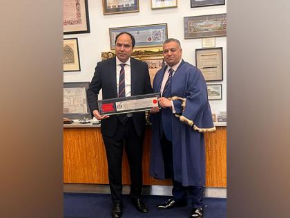 Indian lawyer gets prestigious "Freedom of the City of London" award | Indian lawyer gets prestigious "Freedom of the City of London" award Indian lawyer gets prestigious "Freedom of the City of London" award | Indian lawyer gets prestigious "Freedom of the City of London" award