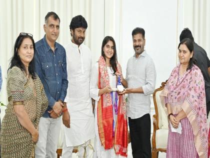 Telangana CM meets Arjuna Awardees, Asian Games medallists | Telangana CM meets Arjuna Awardees, Asian Games medallists Telangana CM meets Arjuna Awardees, Asian Games medallists | Telangana CM meets Arjuna Awardees, Asian Games medallists