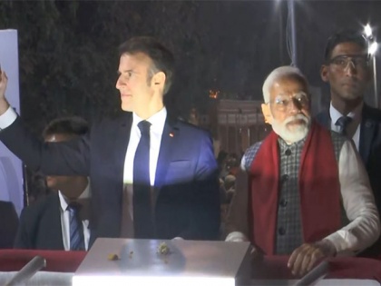 PM Modi, French President Macron hold roadshow in Rajasthan's Jaipur | PM Modi, French President Macron hold roadshow in Rajasthan's Jaipur
