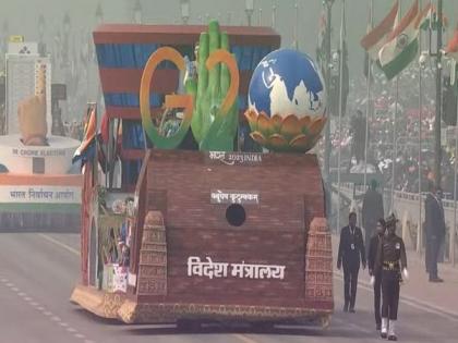75th Republic Day Parade: India's G20 presidency showcased in MEA tableau; "What an year it was!" says Jaishankar | 75th Republic Day Parade: India's G20 presidency showcased in MEA tableau; "What an year it was!" says Jaishankar 75th Republic Day Parade: India's G20 presidency showcased in MEA tableau; "What an year it was!" says Jaishankar | 75th Republic Day Parade: India's G20 presidency showcased in MEA tableau; "What an year it was!" says Jaishankar