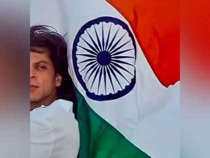 "May Tiranga always fly high": Shah Rukh Khan extends wishes on 75th Republic Day | "May Tiranga always fly high": Shah Rukh Khan extends wishes on 75th Republic Day "May Tiranga always fly high": Shah Rukh Khan extends wishes on 75th Republic Day | "May Tiranga always fly high": Shah Rukh Khan extends wishes on 75th Republic Day