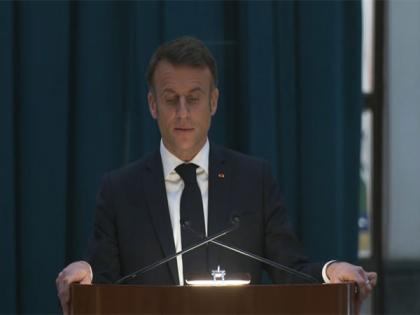 "Long live India-France friendship": Emmanuel Macron at Rashtrapati Bhavan | "Long live India-France friendship": Emmanuel Macron at Rashtrapati Bhavan "Long live India-France friendship": Emmanuel Macron at Rashtrapati Bhavan | "Long live India-France friendship": Emmanuel Macron at Rashtrapati Bhavan