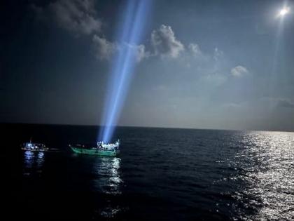 Indian Coast Guard provides towing assistance to fishing boat stranded off Lakshadweep | Indian Coast Guard provides towing assistance to fishing boat stranded off Lakshadweep Indian Coast Guard provides towing assistance to fishing boat stranded off Lakshadweep | Indian Coast Guard provides towing assistance to fishing boat stranded off Lakshadweep