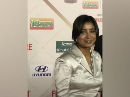 Filmfare Awards: Shilpa Rao takes 'Black Lady' home for her song 'Besharam Rang' in SRK's 'Pathaan' | Filmfare Awards: Shilpa Rao takes 'Black Lady' home for her song 'Besharam Rang' in SRK's 'Pathaan'