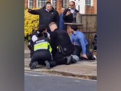 UK: Knife-wielding man arrested for anti-Semitic threat at grocery store in Golders Green | UK: Knife-wielding man arrested for anti-Semitic threat at grocery store in Golders Green