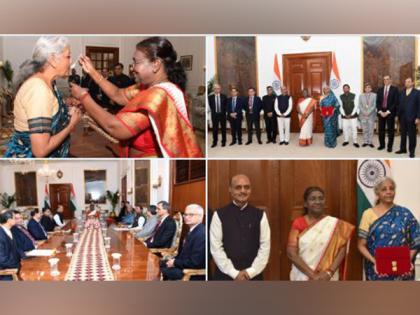 Budget 2024: Sitharaman calls on President Murmu before arrival in Parliament | Budget 2024: Sitharaman calls on President Murmu before arrival in Parliament Budget 2024: Sitharaman calls on President Murmu before arrival in Parliament | Budget 2024: Sitharaman calls on President Murmu before arrival in Parliament
