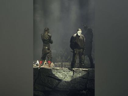 Kanye West makes surprise entry at Travis Scott's Circus Maximus Tour | Kanye West makes surprise entry at Travis Scott's Circus Maximus Tour Kanye West makes surprise entry at Travis Scott's Circus Maximus Tour | Kanye West makes surprise entry at Travis Scott's Circus Maximus Tour