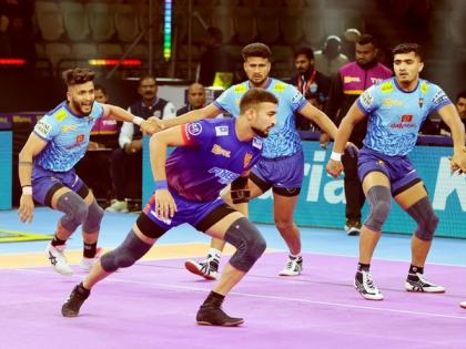 Maninder, Nitin land major blow on Dabang Delhi as Delhi Leg starts with a bang | Maninder, Nitin land major blow on Dabang Delhi as Delhi Leg starts with a bang