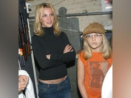 Britney Spears shares throwback picture of herself with sister Jamie Lynn, says, "I can't stop laughing'" | Britney Spears shares throwback picture of herself with sister Jamie Lynn, says, "I can't stop laughing'" Britney Spears shares throwback picture of herself with sister Jamie Lynn, says, "I can't stop laughing'" | Britney Spears shares throwback picture of herself with sister Jamie Lynn, says, "I can't stop laughing'"