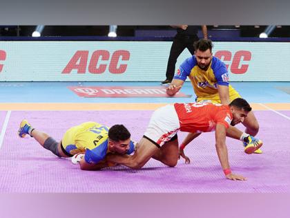 PKL: Rakesh's 14 points help Gujarat Giants break losing streak, beat Tamil Thalaivas | PKL: Rakesh's 14 points help Gujarat Giants break losing streak, beat Tamil Thalaivas PKL: Rakesh's 14 points help Gujarat Giants break losing streak, beat Tamil Thalaivas | PKL: Rakesh's 14 points help Gujarat Giants break losing streak, beat Tamil Thalaivas