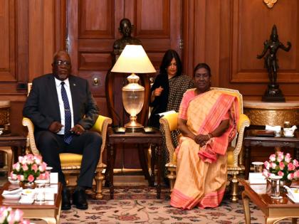 Guyana PM Mark Phillips calls on President Droupadi Murmu | Guyana PM Mark Phillips calls on President Droupadi Murmu Guyana PM Mark Phillips calls on President Droupadi Murmu | Guyana PM Mark Phillips calls on President Droupadi Murmu