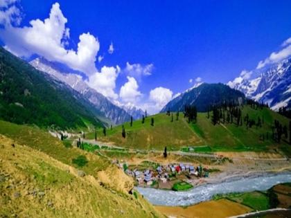 A Photographer's Paradise: 10 Instagram-Worthy Spots in Kashmir | A Photographer's Paradise: 10 Instagram-Worthy Spots in Kashmir A Photographer's Paradise: 10 Instagram-Worthy Spots in Kashmir | A Photographer's Paradise: 10 Instagram-Worthy Spots in Kashmir