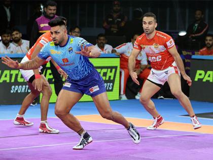 PKL: Parteek, Rakesh help Gujarat Giants inch closer to playoff spot with win over Bengal Warriors | PKL: Parteek, Rakesh help Gujarat Giants inch closer to playoff spot with win over Bengal Warriors PKL: Parteek, Rakesh help Gujarat Giants inch closer to playoff spot with win over Bengal Warriors | PKL: Parteek, Rakesh help Gujarat Giants inch closer to playoff spot with win over Bengal Warriors