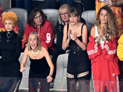 Taylor Swift cheers for boyfriend Travis Kelce as she attends 2024 Super Bowl | Taylor Swift cheers for boyfriend Travis Kelce as she attends 2024 Super Bowl