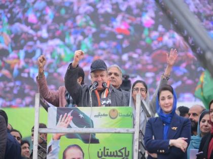 Pak: Almost dozen Independents declare support to Nawaz Sharif's PML-N | Pak: Almost dozen Independents declare support to Nawaz Sharif's PML-N Pak: Almost dozen Independents declare support to Nawaz Sharif's PML-N | Pak: Almost dozen Independents declare support to Nawaz Sharif's PML-N