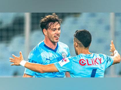 ISL: Guarrotxena helps Mumbai City FC clinch 1-0 win over East Bengal | ISL: Guarrotxena helps Mumbai City FC clinch 1-0 win over East Bengal ISL: Guarrotxena helps Mumbai City FC clinch 1-0 win over East Bengal | ISL: Guarrotxena helps Mumbai City FC clinch 1-0 win over East Bengal