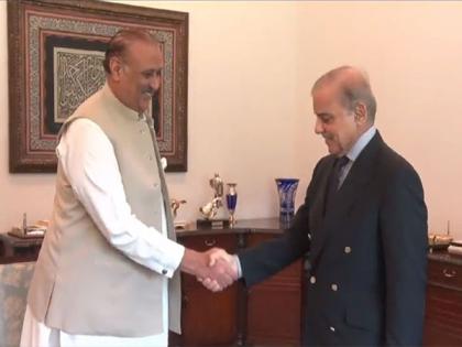 Pakistan: PML-N leader claims Zardari, Shehbaz finalised terms of govt formation | Pakistan: PML-N leader claims Zardari, Shehbaz finalised terms of govt formation Pakistan: PML-N leader claims Zardari, Shehbaz finalised terms of govt formation | Pakistan: PML-N leader claims Zardari, Shehbaz finalised terms of govt formation