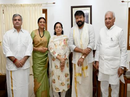 Actor Jayaram meets Kerala Governor Arif Mohammed Khan | Actor Jayaram meets Kerala Governor Arif Mohammed Khan Actor Jayaram meets Kerala Governor Arif Mohammed Khan | Actor Jayaram meets Kerala Governor Arif Mohammed Khan