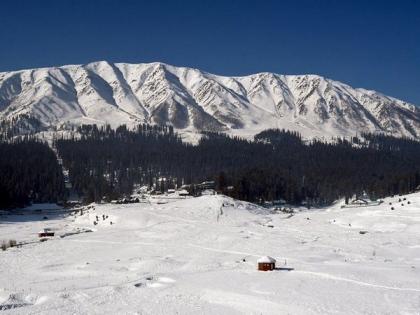 J-K: Russian skier killed, 6 rescued as avalanche hits Gulmarg | J-K: Russian skier killed, 6 rescued as avalanche hits Gulmarg J-K: Russian skier killed, 6 rescued as avalanche hits Gulmarg | J-K: Russian skier killed, 6 rescued as avalanche hits Gulmarg