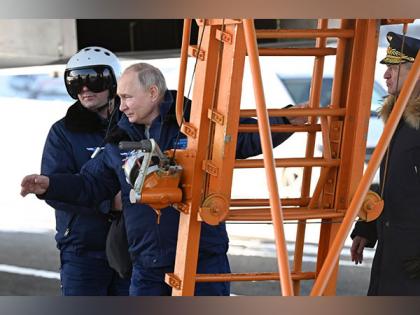 Russian President Putin flies nuclear-capable bomber | Russian President Putin flies nuclear-capable bomber Russian President Putin flies nuclear-capable bomber | Russian President Putin flies nuclear-capable bomber