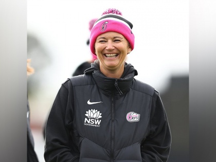 Sydney Sixers re-sign Charlotte Edwards as head coach for another two years | Sydney Sixers re-sign Charlotte Edwards as head coach for another two years
