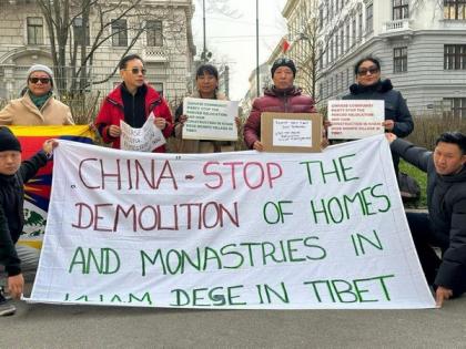Austria: Protest held outside Chinese Embassy demanding release of Tibetans arrested in Sichuan | Austria: Protest held outside Chinese Embassy demanding release of Tibetans arrested in Sichuan
