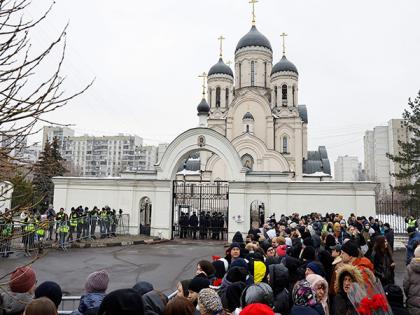 Navalny's funeral in Russia: Family struggles to find hearse to carry his body | Navalny's funeral in Russia: Family struggles to find hearse to carry his body