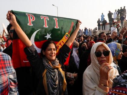 Workers of Imran Khan's party held for protests against alleged rigging in Pakistan polls | Workers of Imran Khan's party held for protests against alleged rigging in Pakistan polls