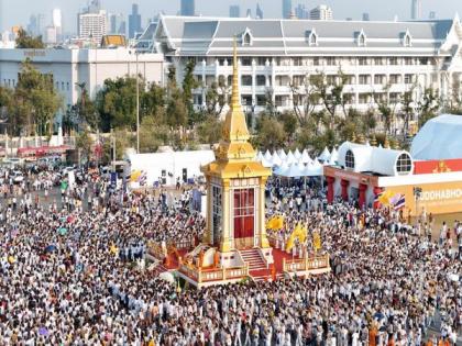 Thailand: Devotees throng in Bangkok for Lord Buddha's relics on last day of exposition | Thailand: Devotees throng in Bangkok for Lord Buddha's relics on last day of exposition Thailand: Devotees throng in Bangkok for Lord Buddha's relics on last day of exposition | Thailand: Devotees throng in Bangkok for Lord Buddha's relics on last day of exposition