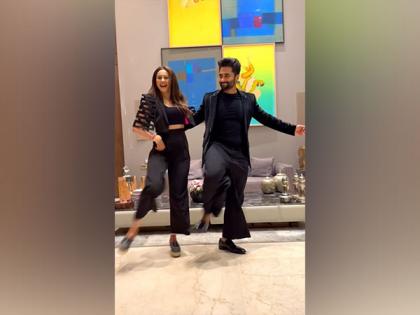 Newlyweds Rakul Preet, Jackky Bhagnani groove to 'Mast Malang Jhoom' from 'Bade Miyan Chote Miyan' | Newlyweds Rakul Preet, Jackky Bhagnani groove to 'Mast Malang Jhoom' from 'Bade Miyan Chote Miyan'