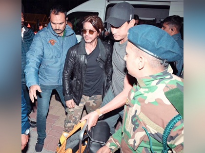 Watch: Shah Rukh Khan and Family Jet Off From Jamnagar Post Anant Ambani's Pre-Wedding Bash | Watch: Shah Rukh Khan and Family Jet Off From Jamnagar Post Anant Ambani's Pre-Wedding Bash