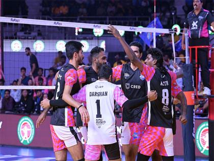 Mumbai Meteors beat Chennai Blitz in five-set thriller | Mumbai Meteors beat Chennai Blitz in five-set thriller Mumbai Meteors beat Chennai Blitz in five-set thriller | Mumbai Meteors beat Chennai Blitz in five-set thriller
