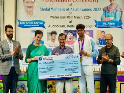 Arvind Kejriwal felicitates Delhi's Asian Games medal-winning athletes, says, "Govt will provide complete assistance to athletes" | Arvind Kejriwal felicitates Delhi's Asian Games medal-winning athletes, says, "Govt will provide complete assistance to athletes"