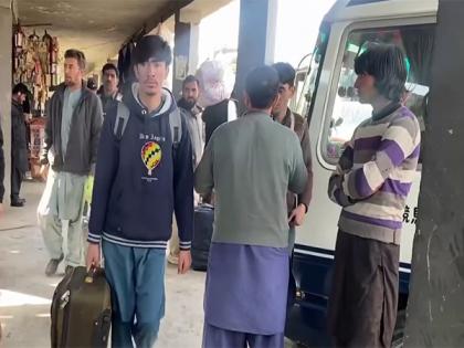 PoK: Tourists stranded after heavy snowfall in Gilgit Baltistan | PoK: Tourists stranded after heavy snowfall in Gilgit Baltistan