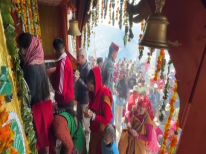 Devotees in Kullu, Varanasi celebrate Maha Shivratri with full fervour | Devotees in Kullu, Varanasi celebrate Maha Shivratri with full fervour