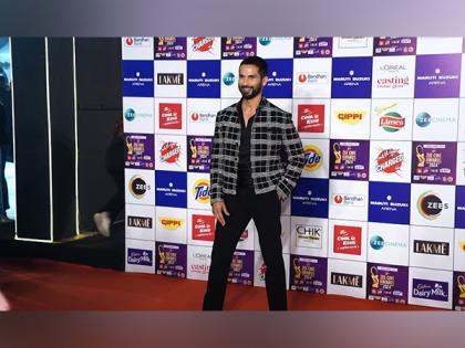 Shahid Kapoor looks stylish as he arrives at Zee Cine Awards 2024 | Shahid Kapoor looks stylish as he arrives at Zee Cine Awards 2024