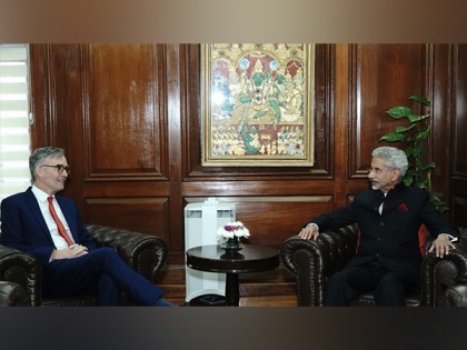 EAM Jaishankar thanks outgoing UK envoy Alex Ellis for strengthening ties with India | EAM Jaishankar thanks outgoing UK envoy Alex Ellis for strengthening ties with India