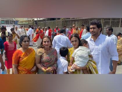Rajinikanth's daughters Aishwarya, Soundarya visit Tirumala temple | Rajinikanth's daughters Aishwarya, Soundarya visit Tirumala temple