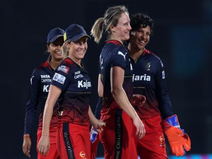 WPL 2024: Ellyse Perry's six wicket haul destroys Mumbai Indians, helps RCB bundle out MI for 113 | WPL 2024: Ellyse Perry's six wicket haul destroys Mumbai Indians, helps RCB bundle out MI for 113