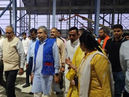 Railway Minister Vaishnaw visits locomotive manufacturing unit in Gujarat's Dahod | Railway Minister Vaishnaw visits locomotive manufacturing unit in Gujarat's Dahod Railway Minister Vaishnaw visits locomotive manufacturing unit in Gujarat's Dahod | Railway Minister Vaishnaw visits locomotive manufacturing unit in Gujarat's Dahod