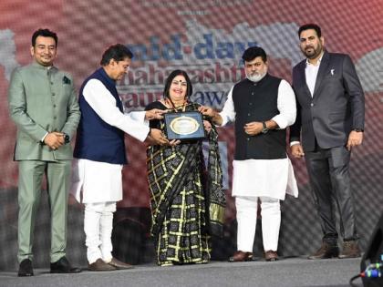 Renowned Indian Dancer Dr. Uma Rele honoured with Maharashtra Gaurav Award | Renowned Indian Dancer Dr. Uma Rele honoured with Maharashtra Gaurav Award
