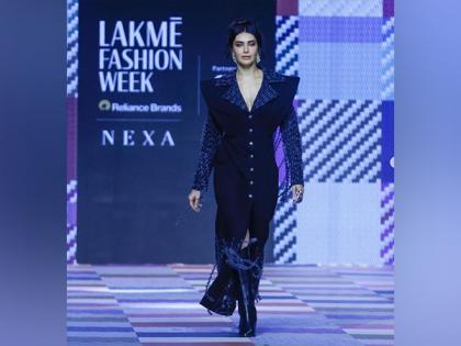 "I want to encourage all young students": Karishma Tanna turns showstopper for budding designers at Lakme Fashion Week | "I want to encourage all young students": Karishma Tanna turns showstopper for budding designers at Lakme Fashion Week "I want to encourage all young students": Karishma Tanna turns showstopper for budding designers at Lakme Fashion Week | "I want to encourage all young students": Karishma Tanna turns showstopper for budding designers at Lakme Fashion Week
